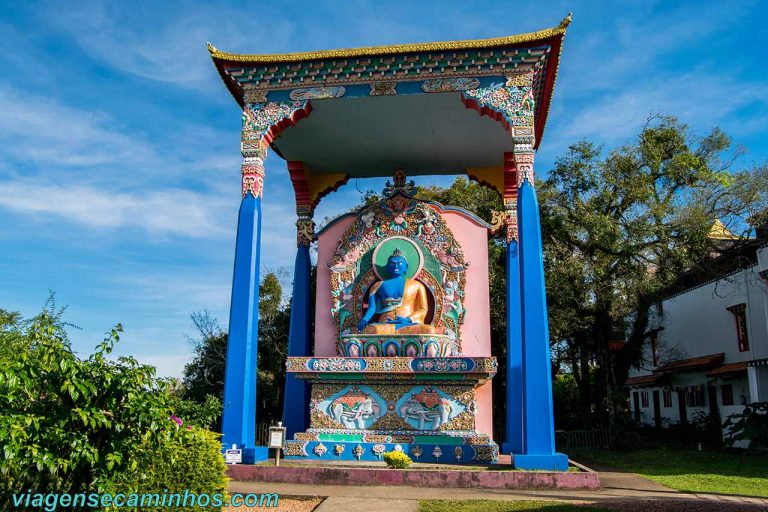 Templo Budista De Tr S Coroas Khadro Ling Viagens E Caminhos