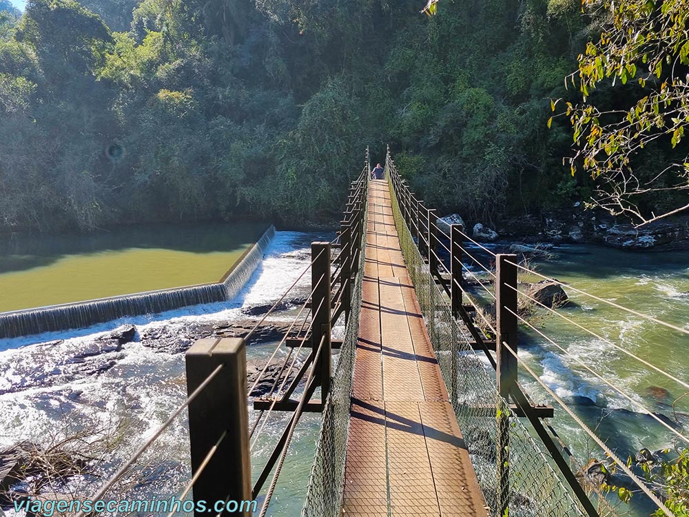 Ponte na Trilha no Parque da Cascata da Usina - Nova Prata