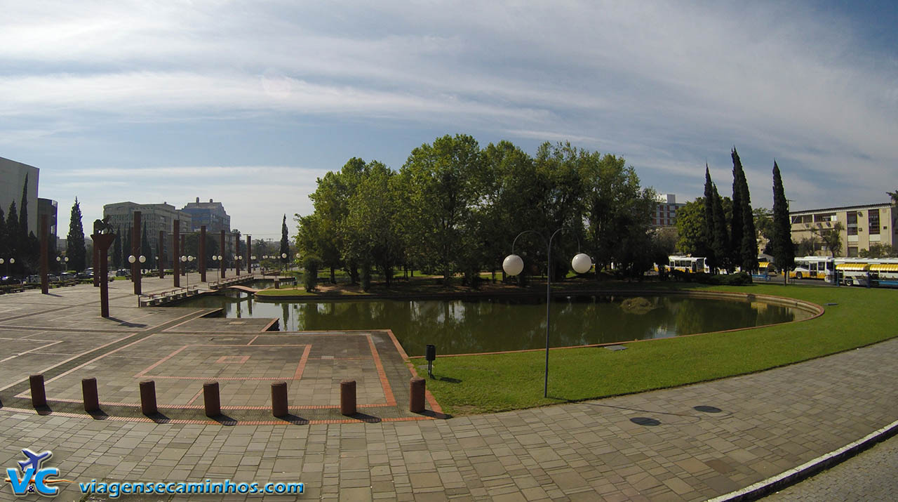 Praça Itália, ao lado do Shopping Praia de Belas