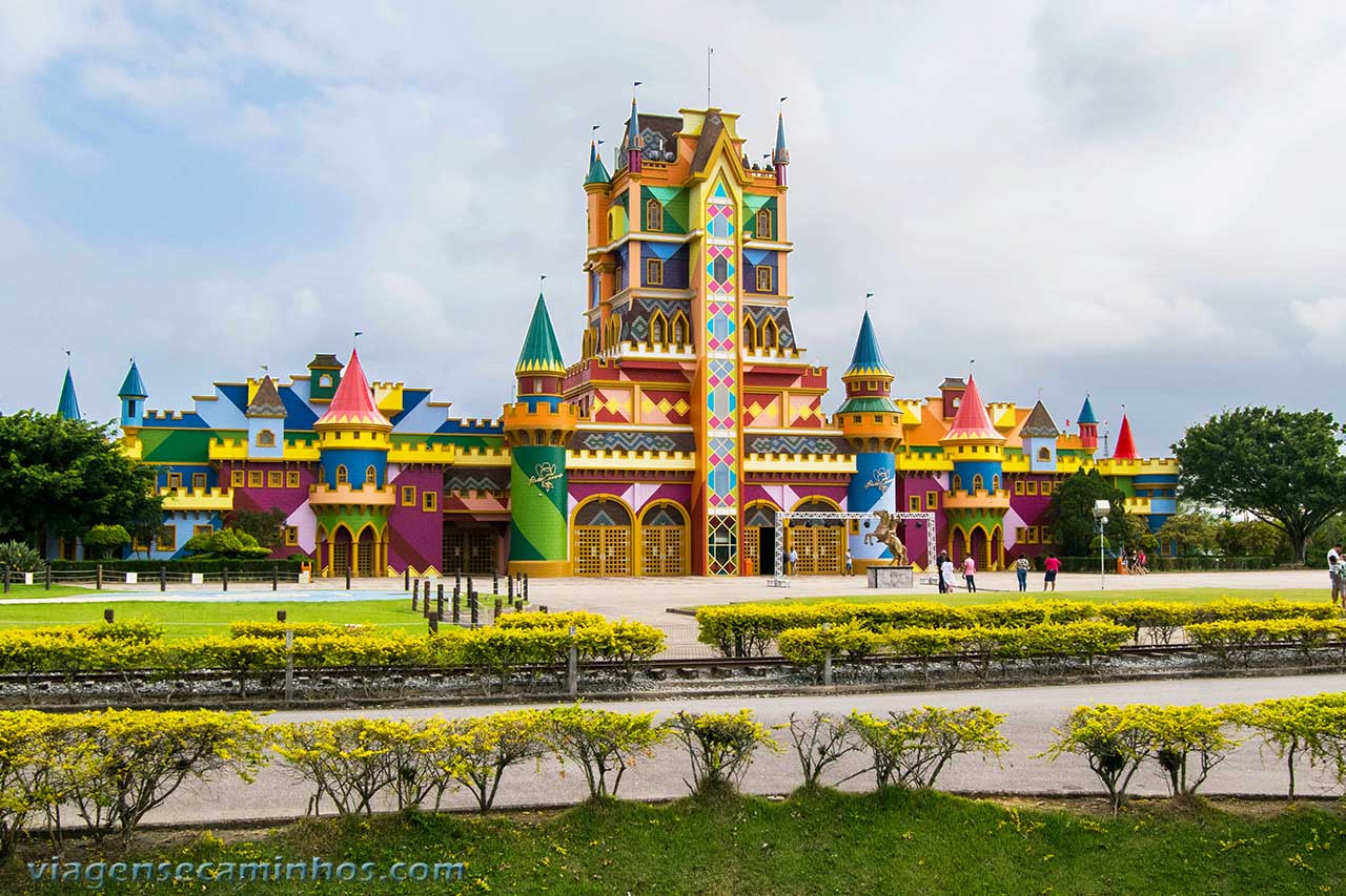 Beto Carrero World - O maior e mais completo parque temático da América  Latina. - DV - Dicas e Viagens