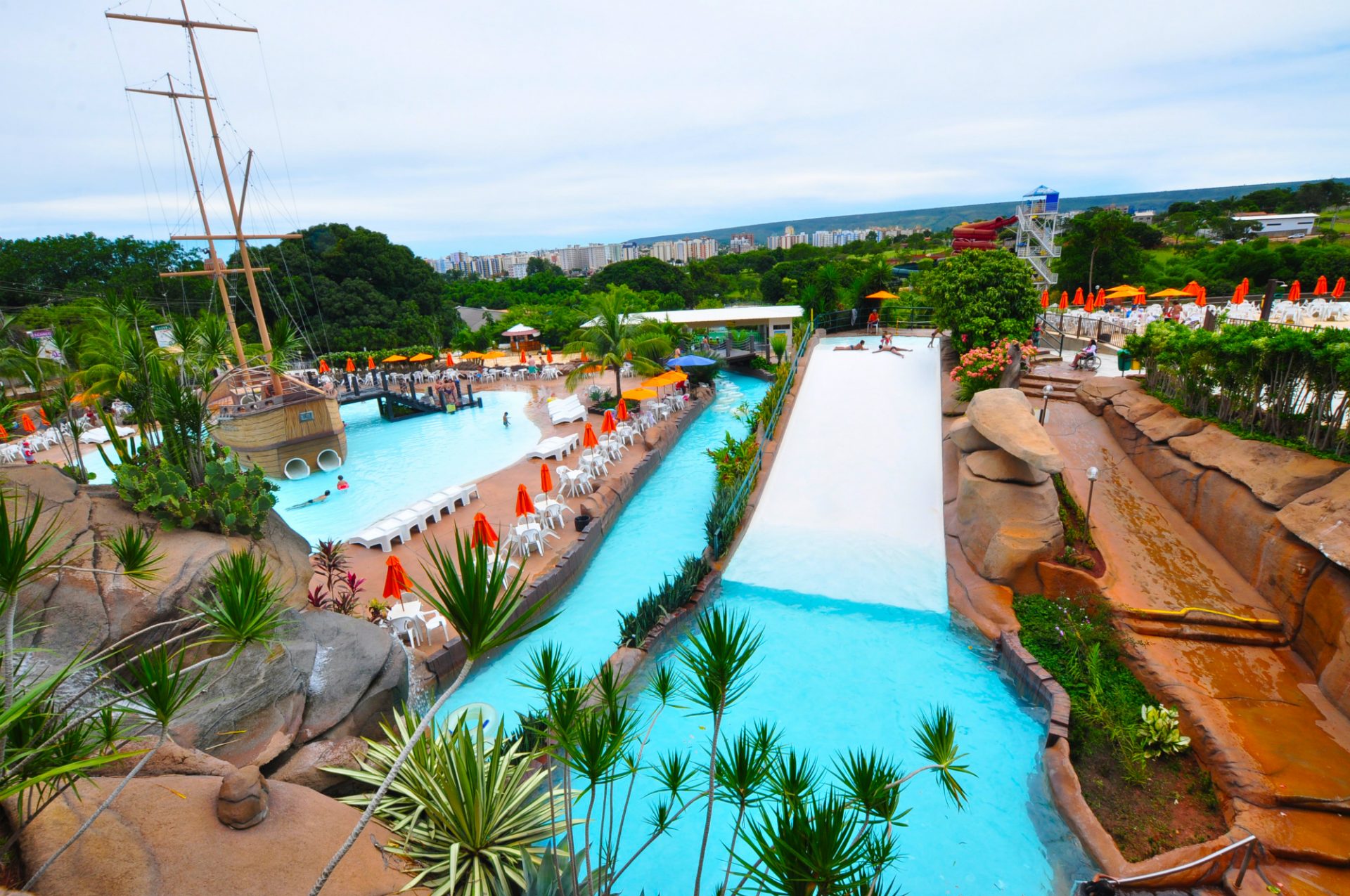 Primeiro grande parque aquático do Acre terá toboáguas radicais, rio lento  e até piscina de ondas