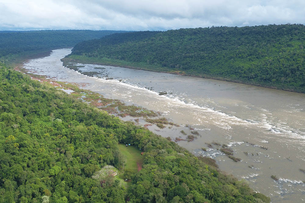 Salto do Yucumã com o rio cheio