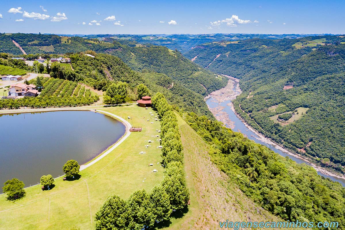 O que fazer em Nova Pádua - Adega Dom Camilo e Rio das Antas